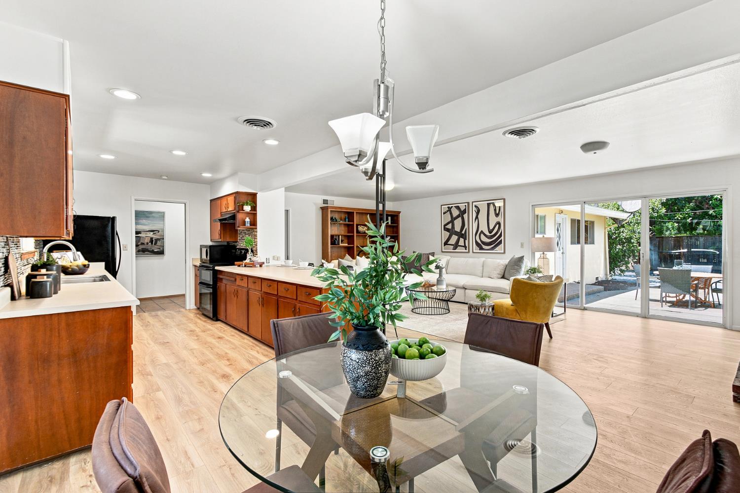 1307 W 8th Street
