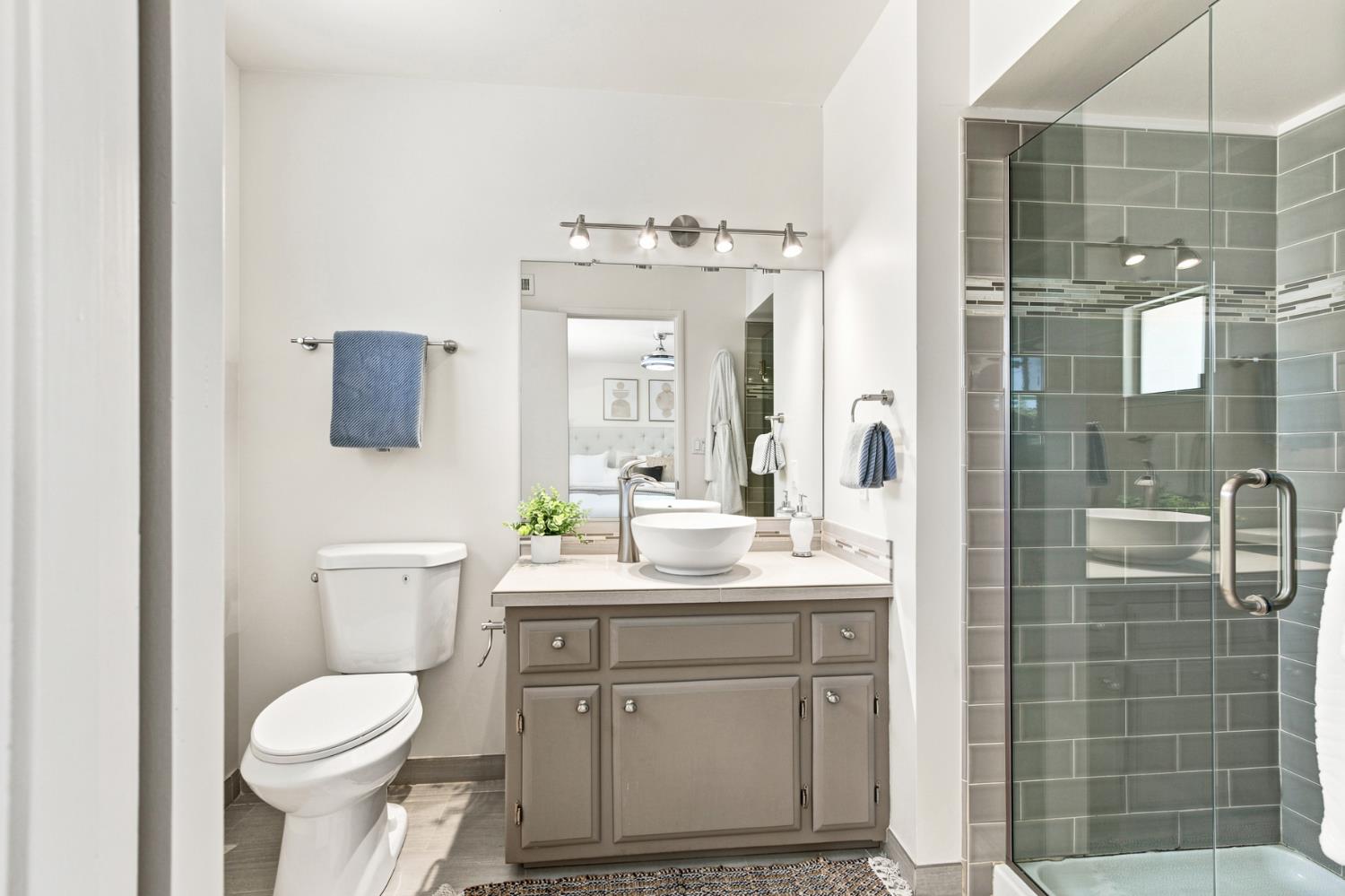 1307 W 8th Street