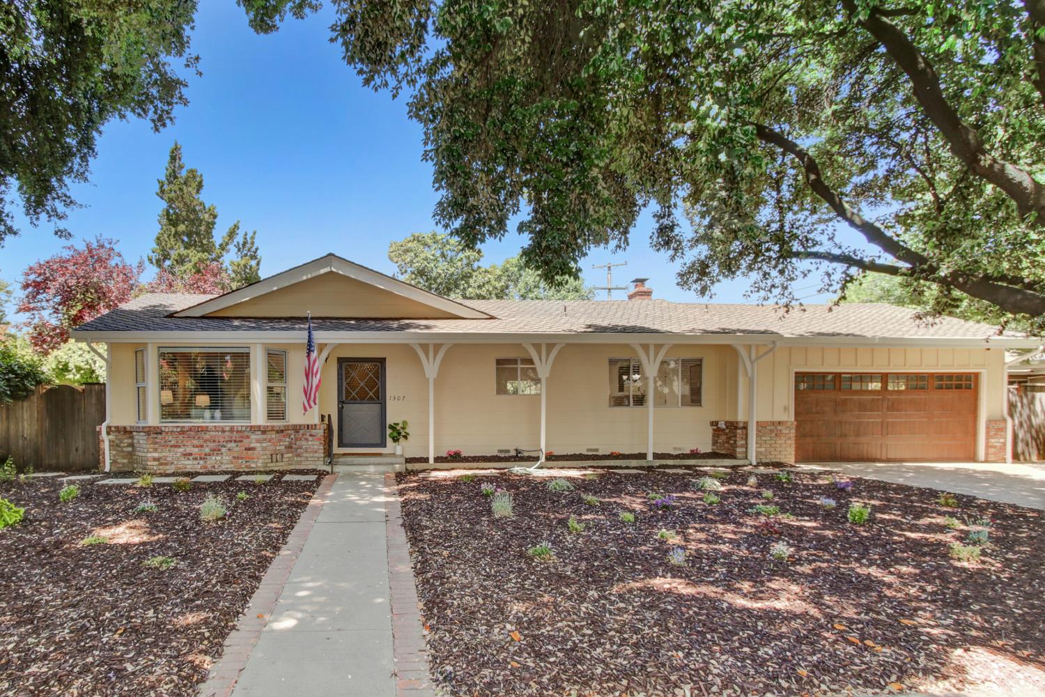 1307 W 8th Street