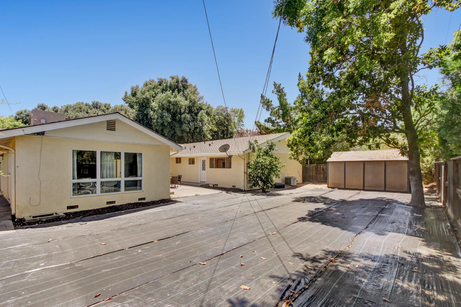 1307 W 8th Street