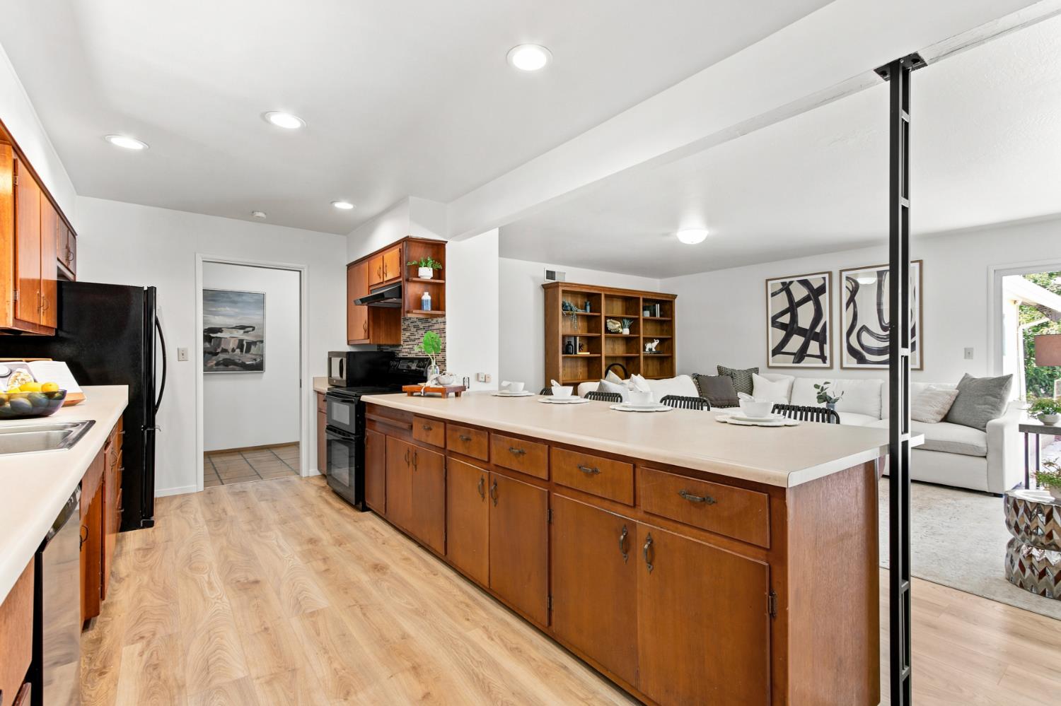 1307 W 8th Street