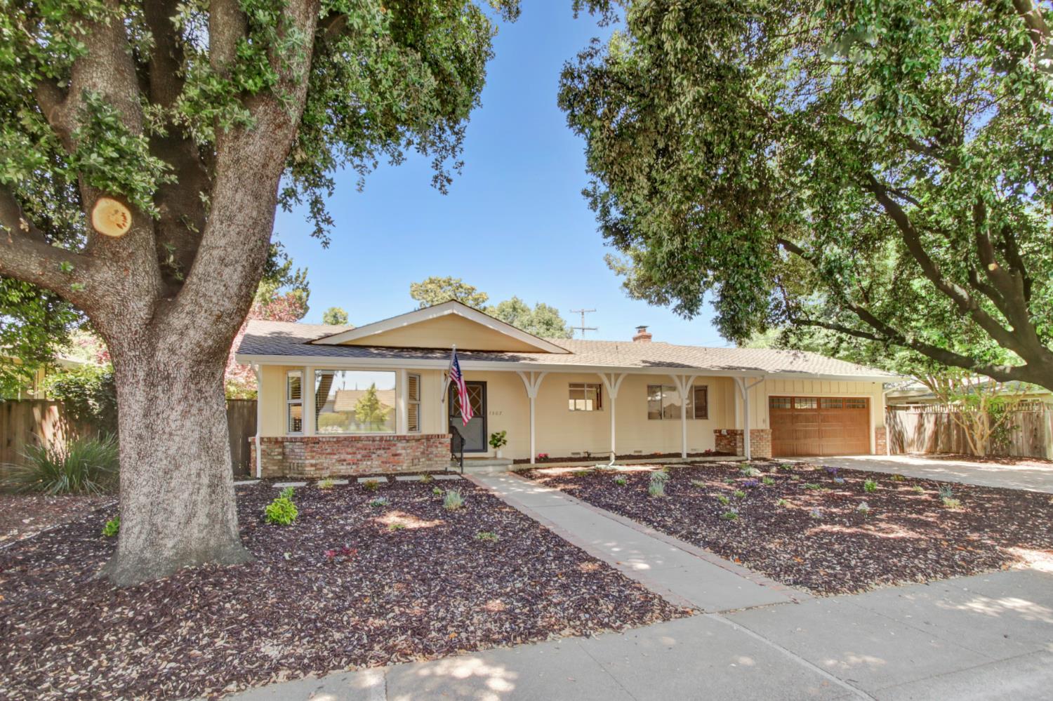 1307 W 8th Street