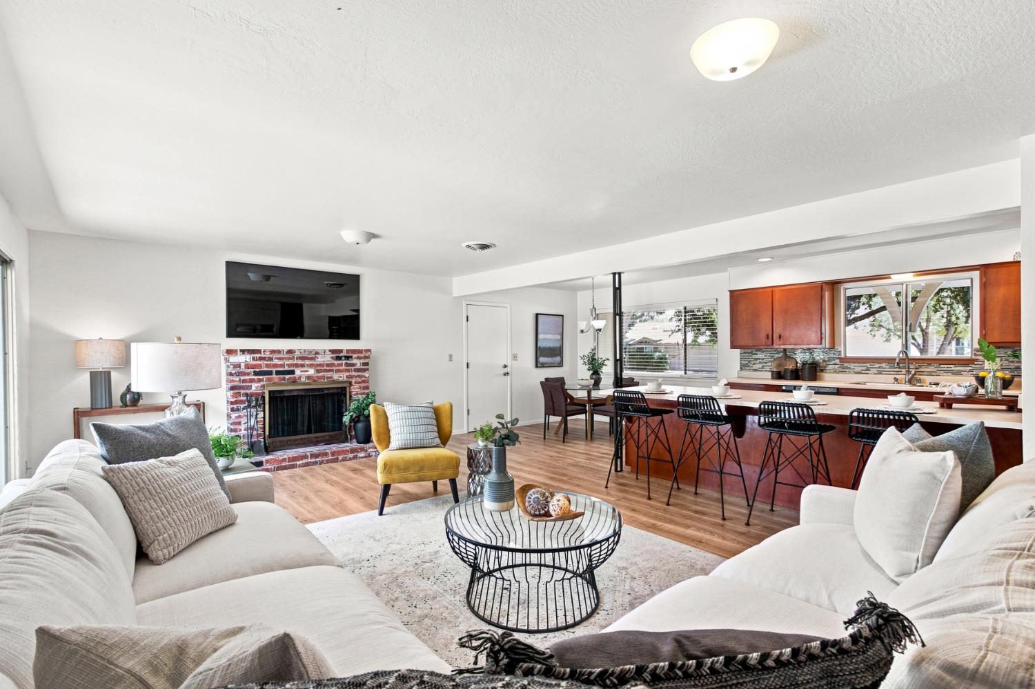 1307 W 8th Street