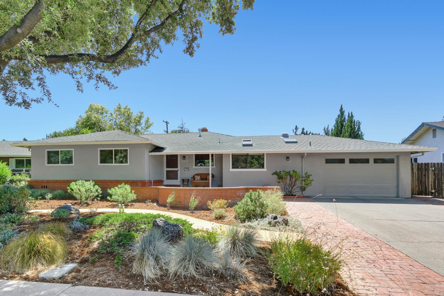 819 Sycamore Lane