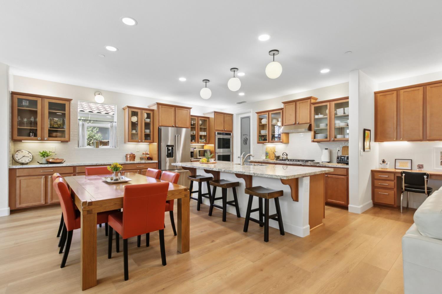 2206 Russell Circle