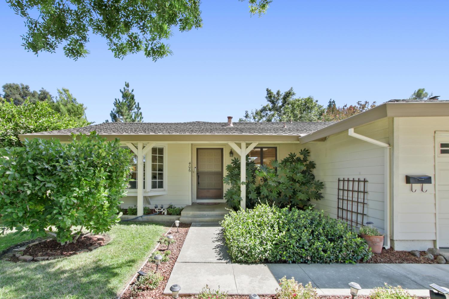 406 Anza Avenue