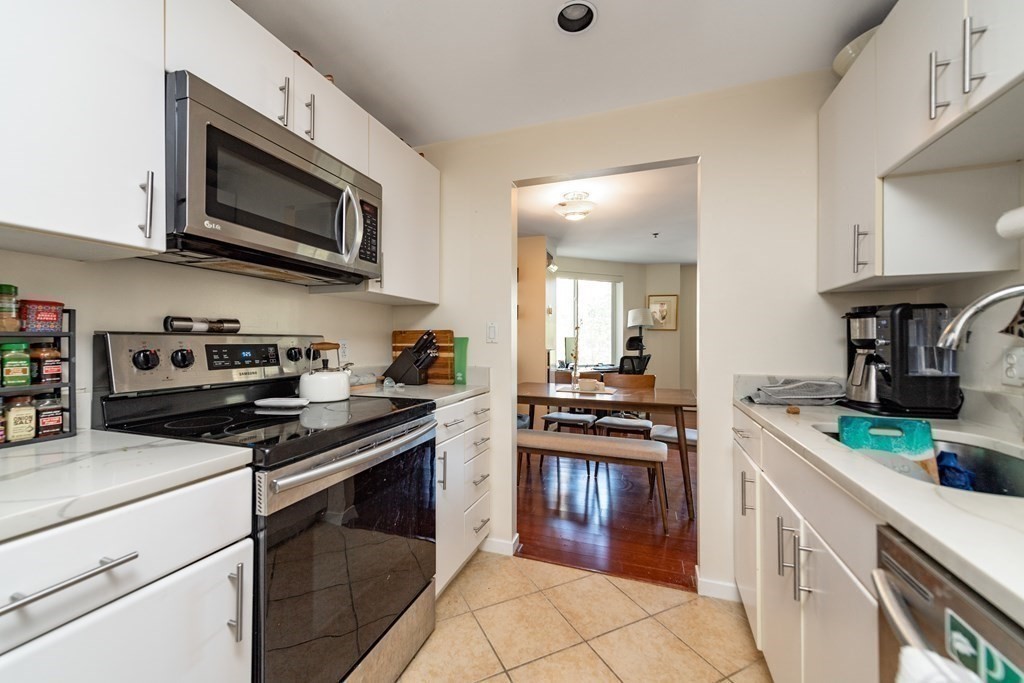 950 Massachusetts Ave # 419