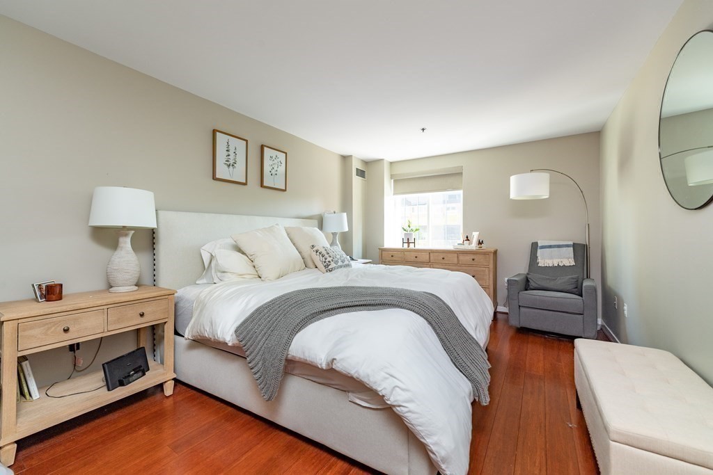 950 Massachusetts Ave # 419