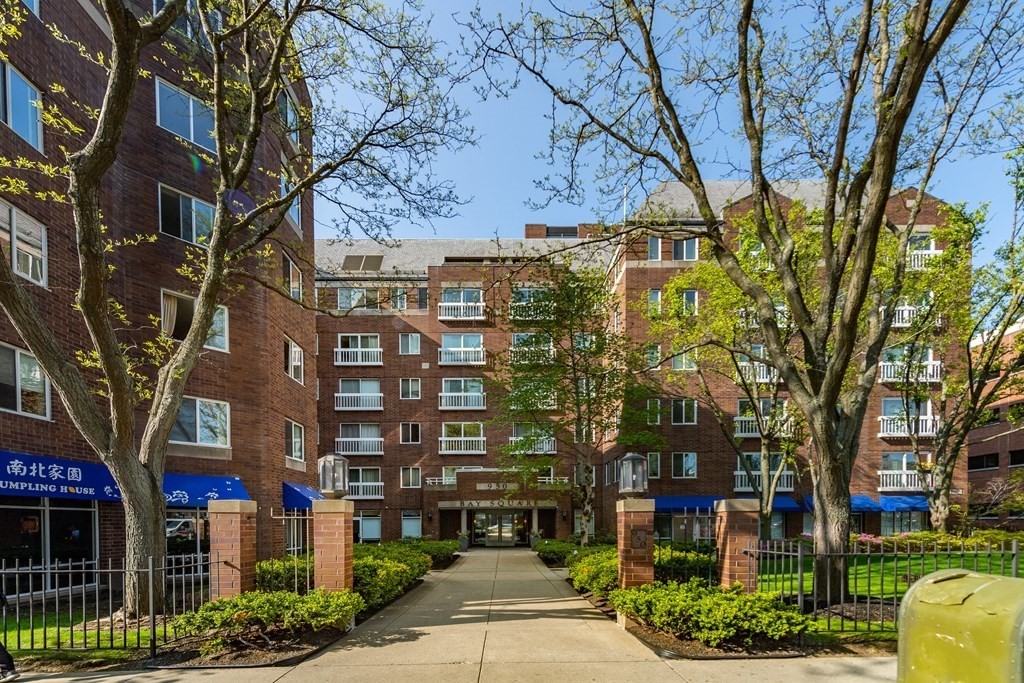 950 Massachusetts Ave # 419