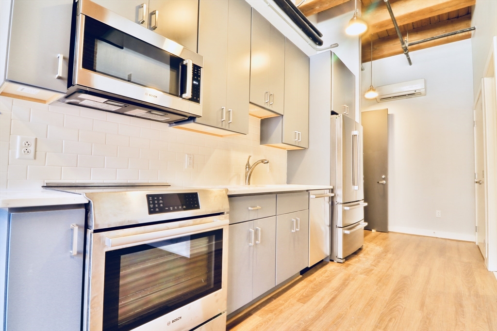 63 Melcher St # 201