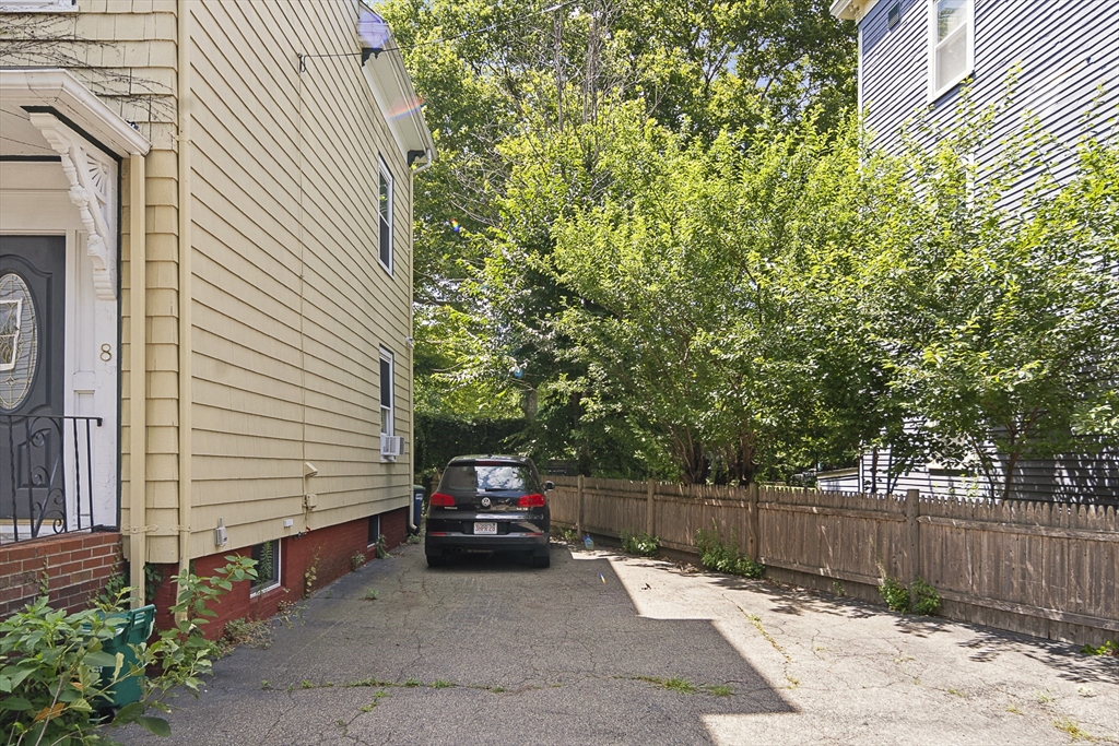 8 Leland St # 1
