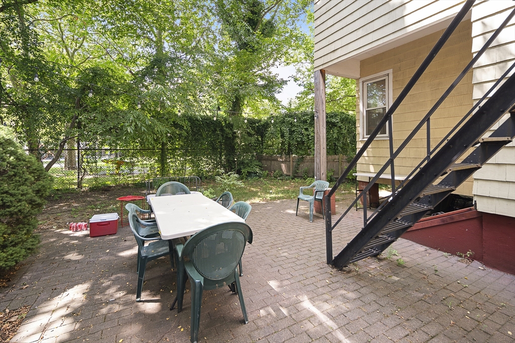 8 Leland St # 1