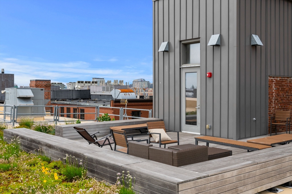 63 Melcher St # 205