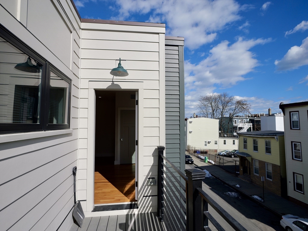 181 Bennington St # 3