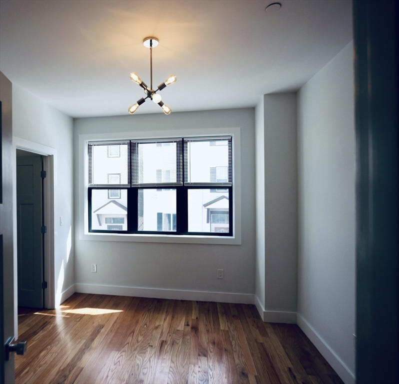 181 Bennington St # 3