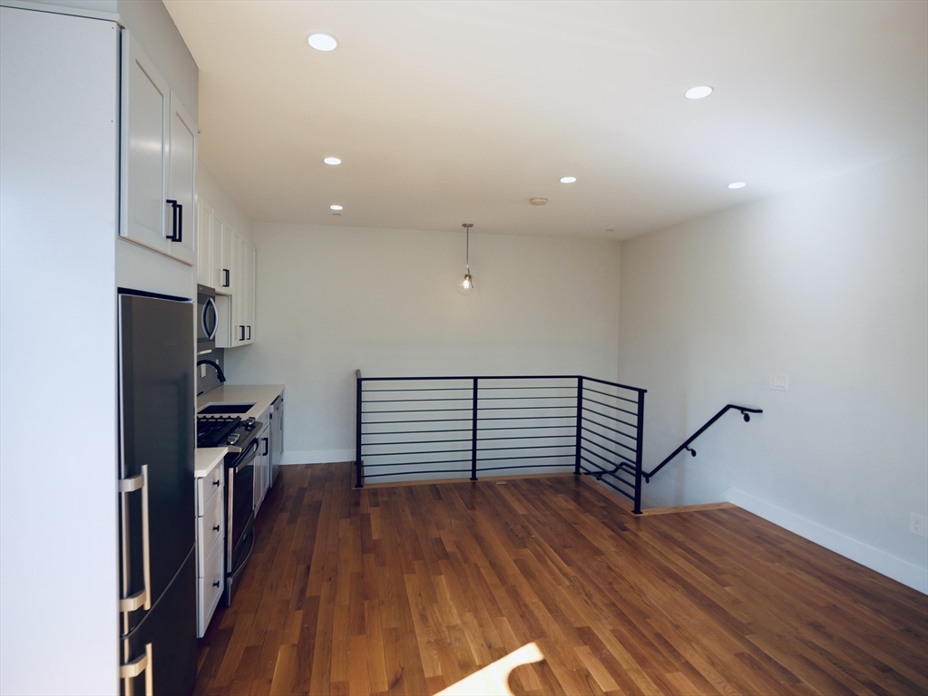 181 Bennington St # 3