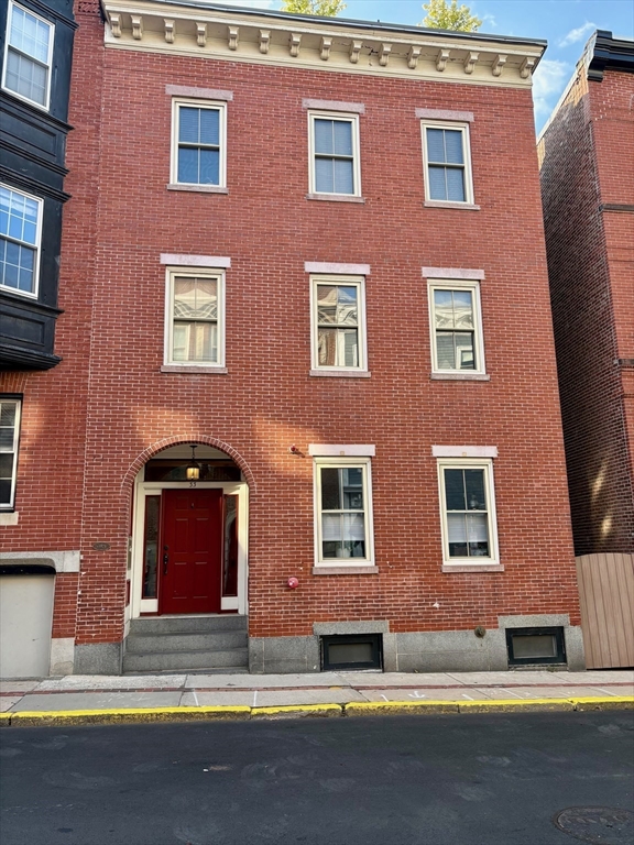 33 Winthrop St # 2