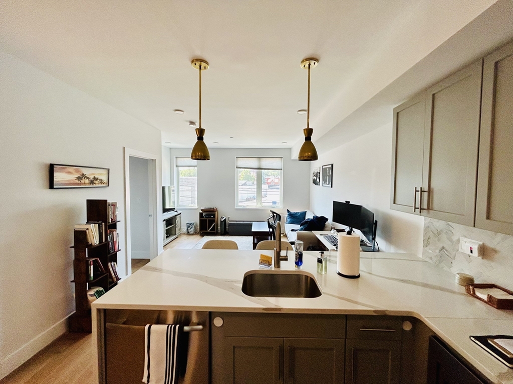 50 Hichborn St # 204