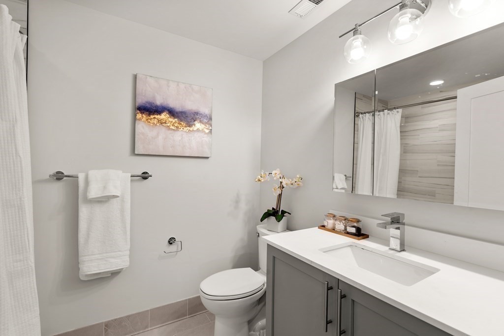 50 Hichborn St # 204