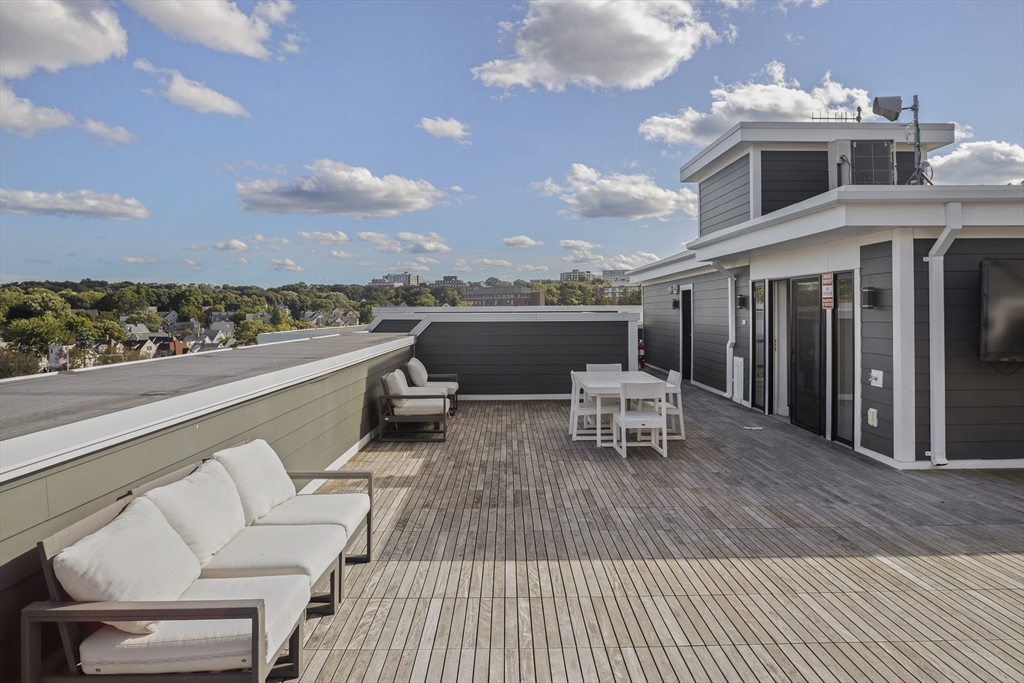 50 Hichborn St # 204