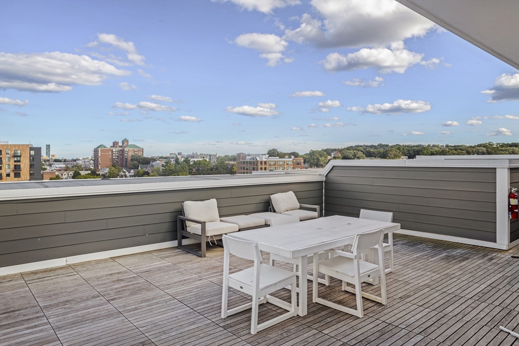 50 Hichborn St # 204