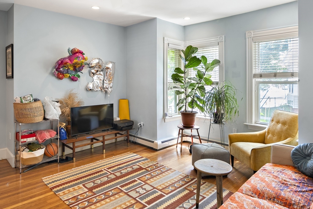 8 Leland St # 1