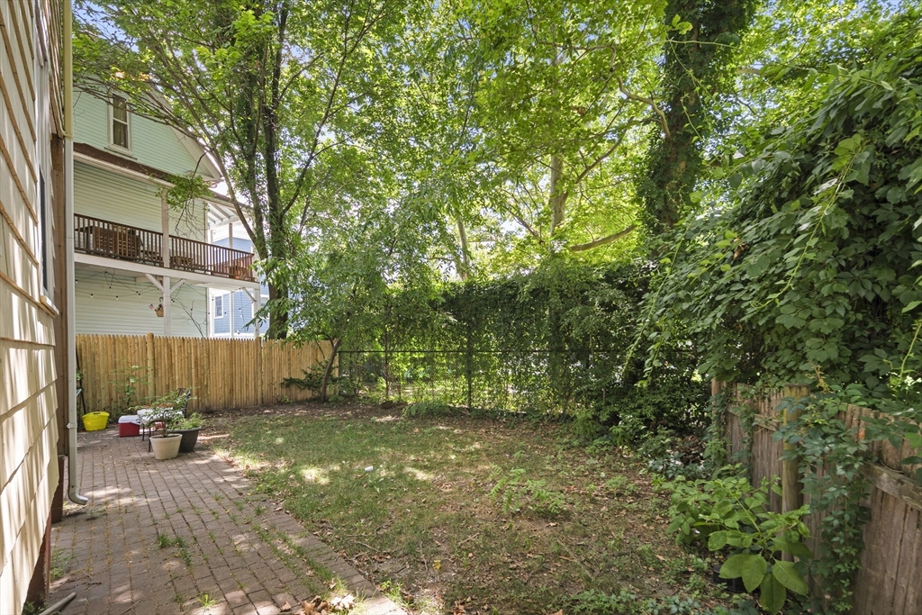 8 Leland St # 1