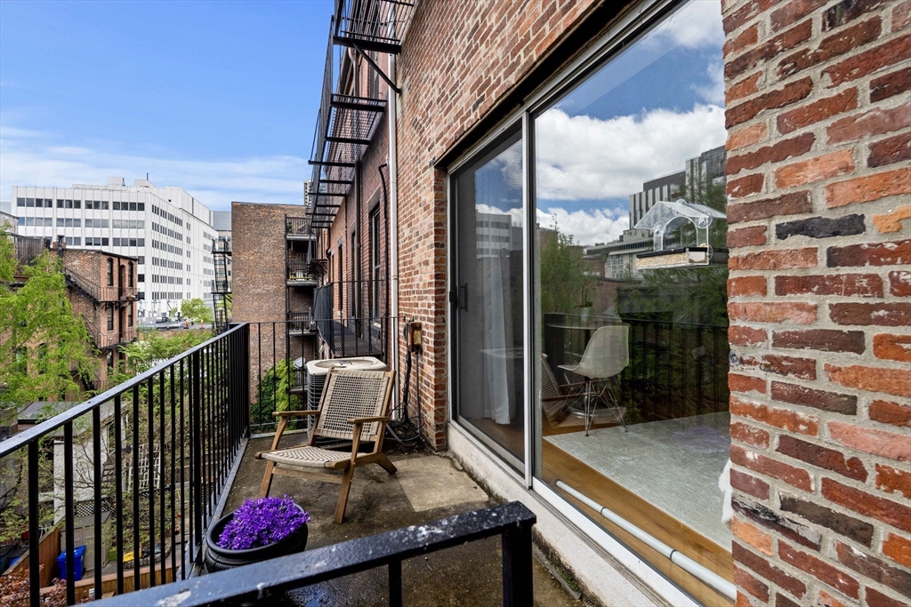 21 Hancock St # 3