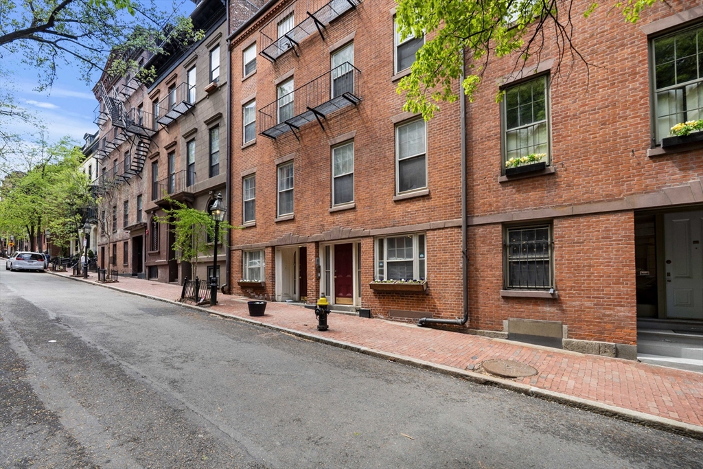 21 Hancock St # 3