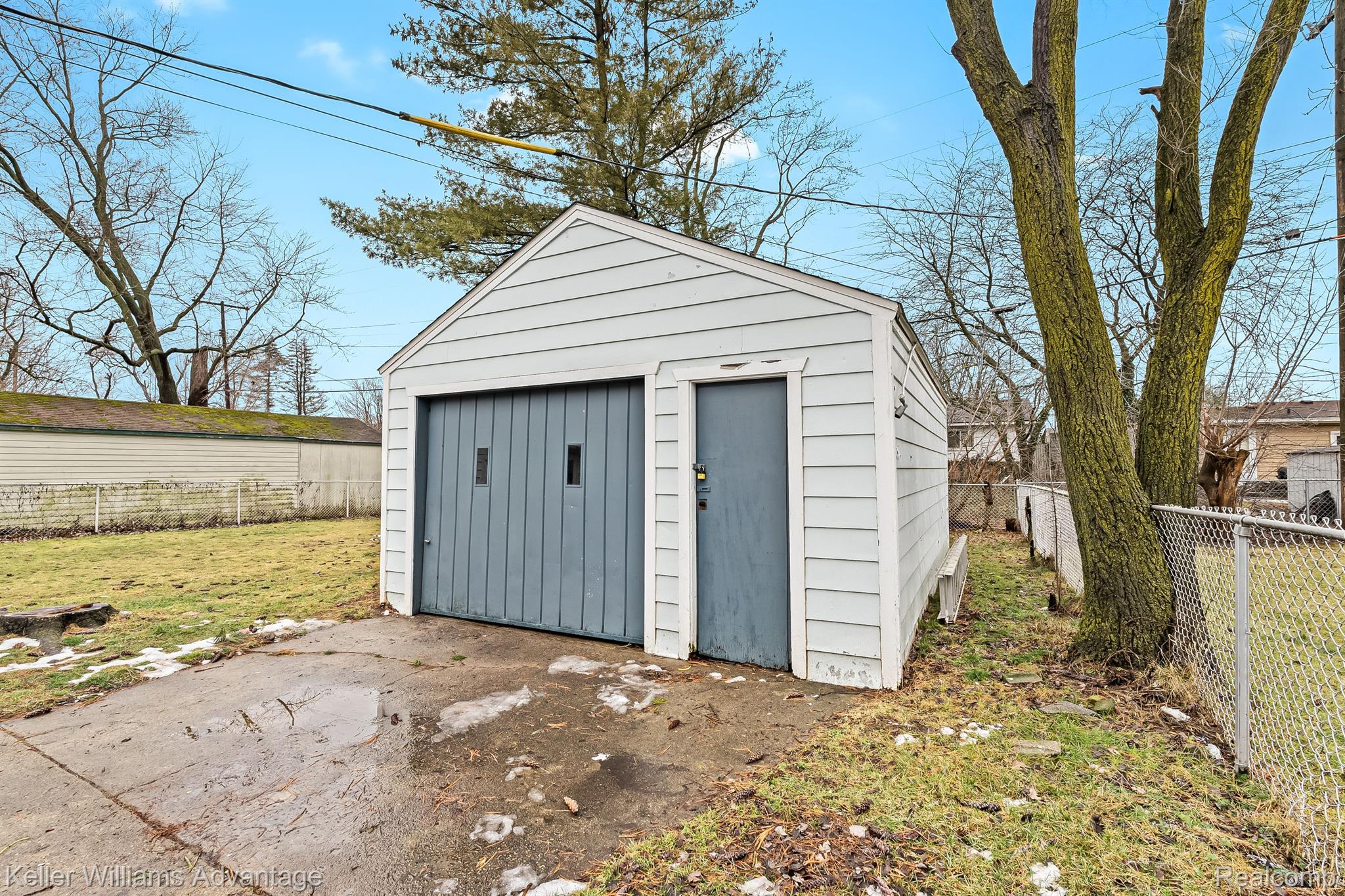 576 DESOTO Avenue
