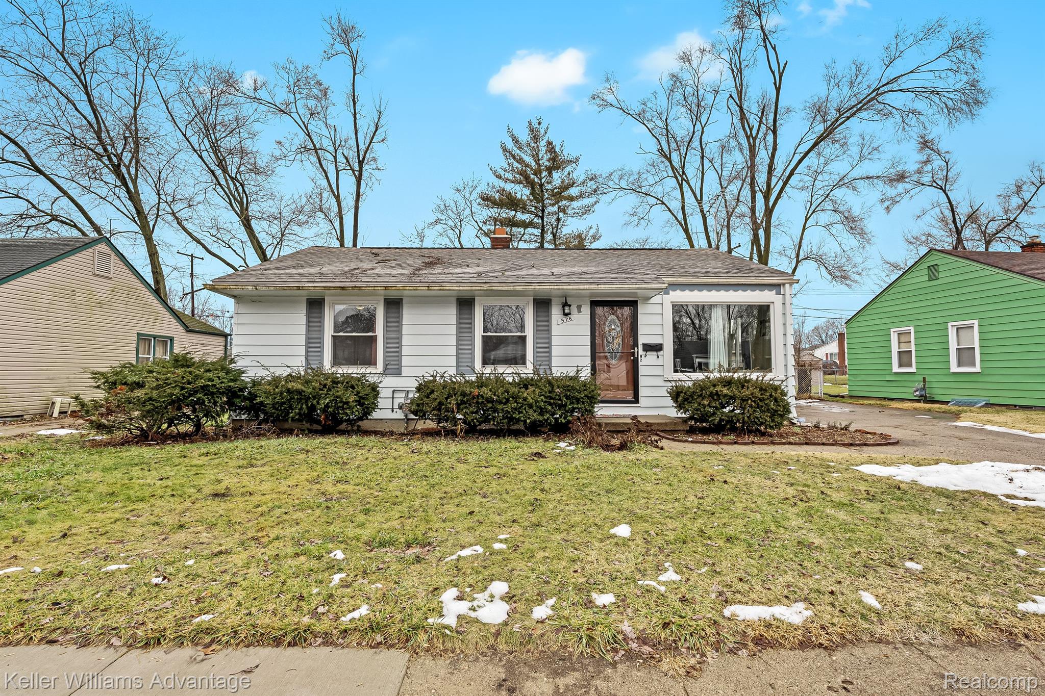 576 DESOTO Avenue