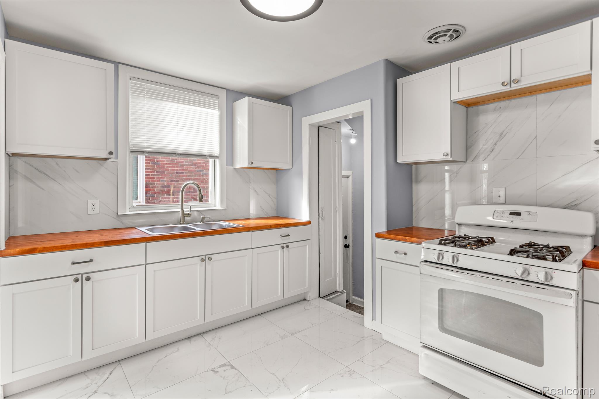 14311 KILBOURNE Street