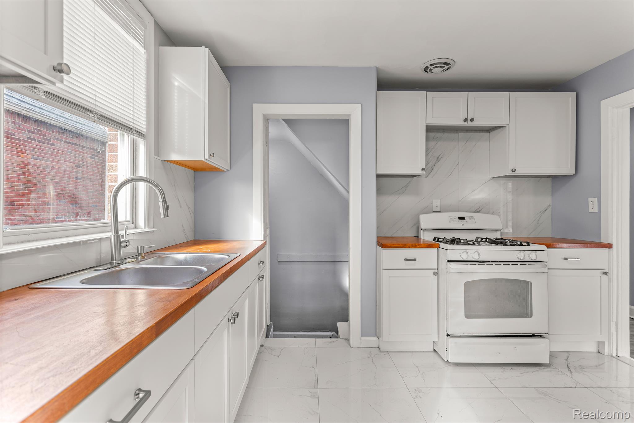 14311 KILBOURNE Street