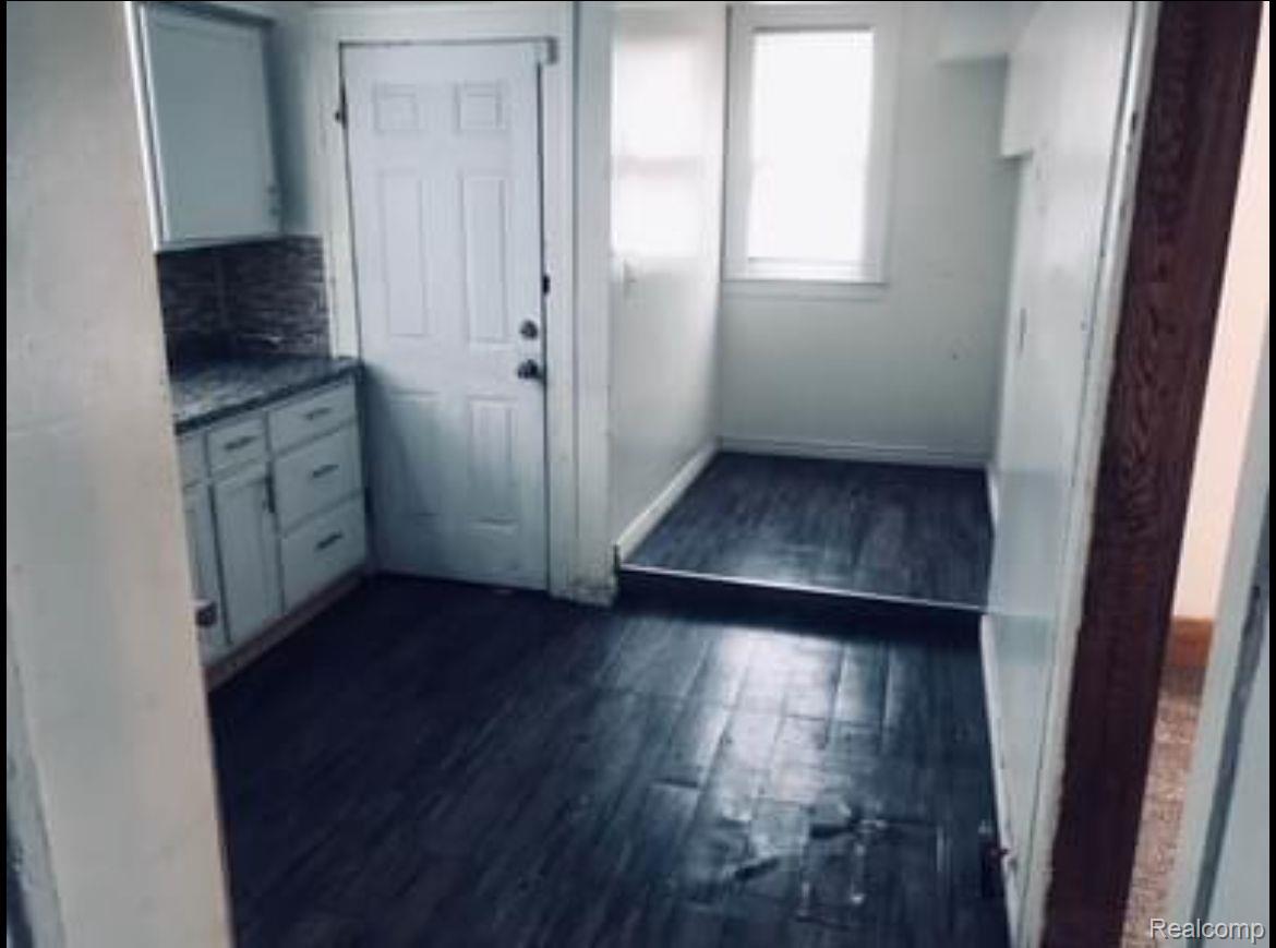 5236 S CLARENDON Street