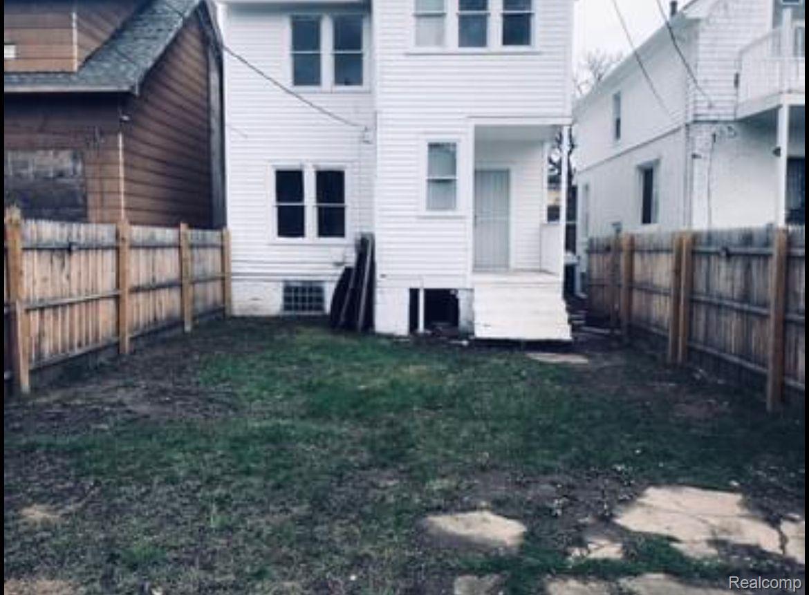 5236 S CLARENDON Street