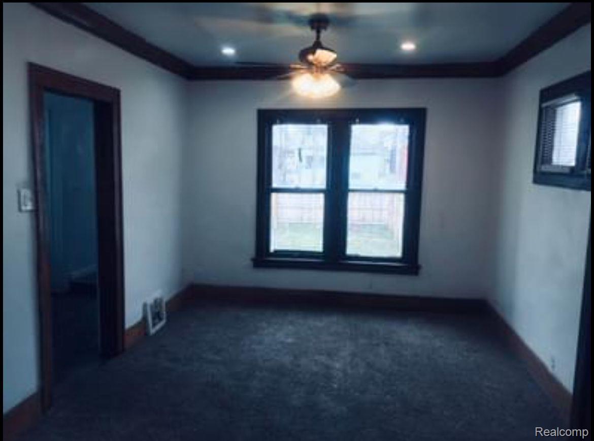 5236 S CLARENDON Street