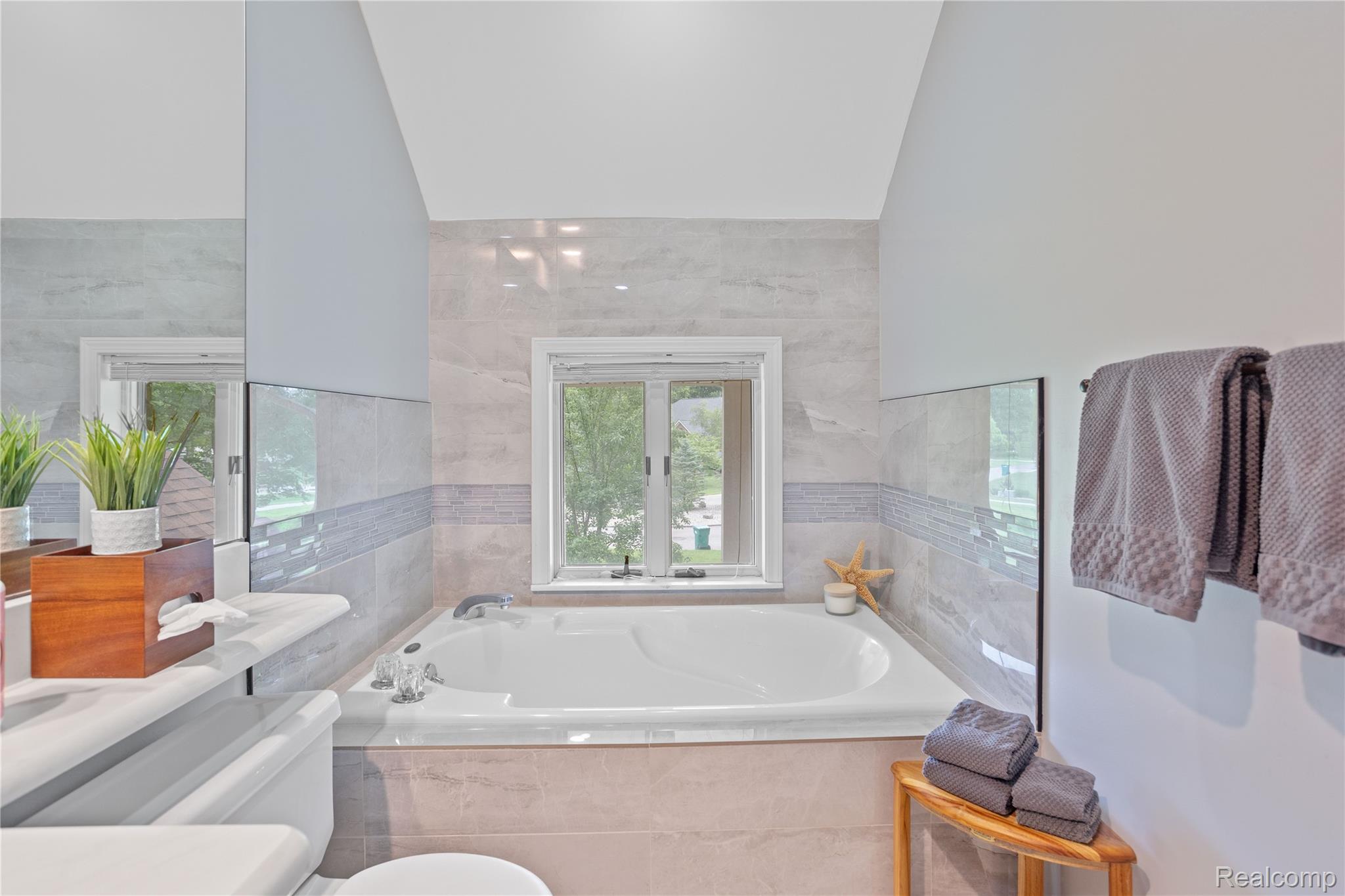 27180 John Drive