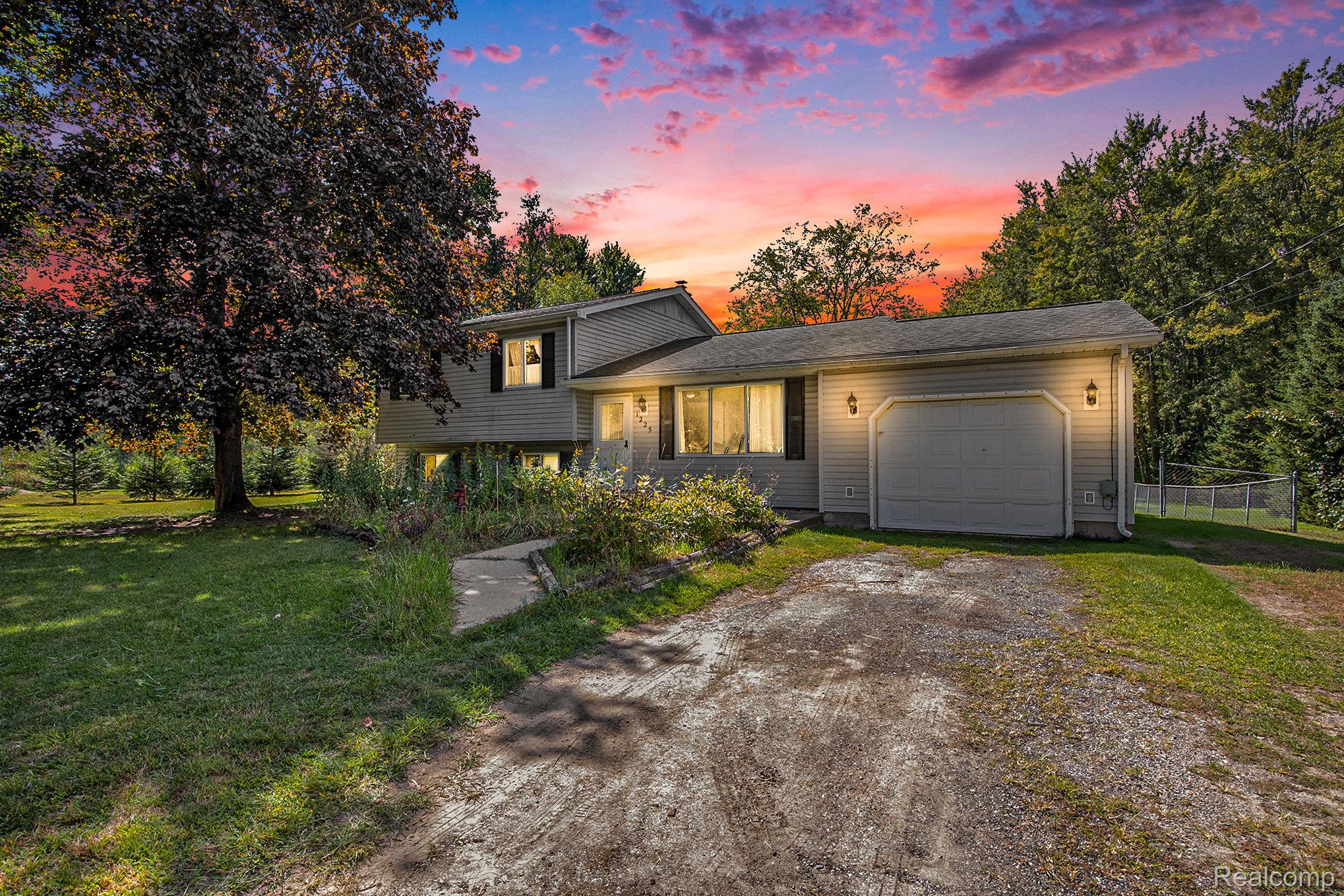 1225 Tonda Drive