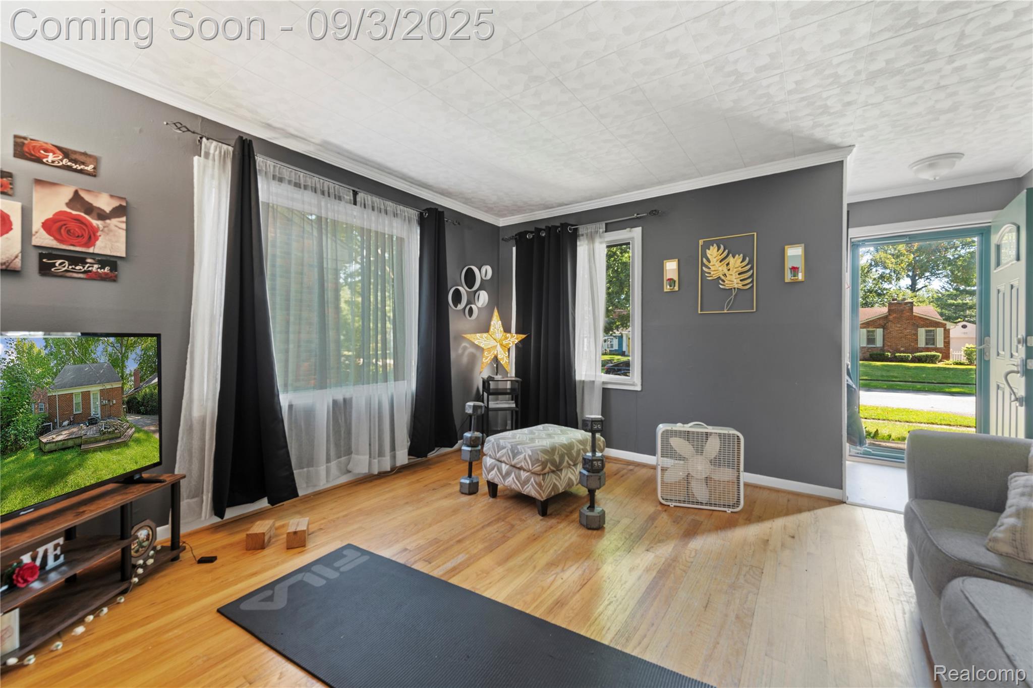 16635 Macarthur