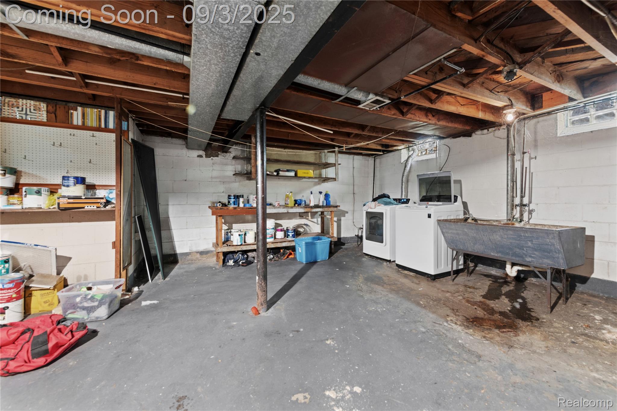 16635 Macarthur