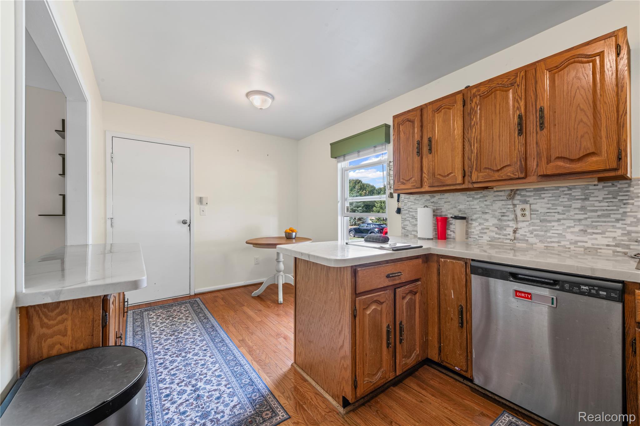 40209 Oak Tree