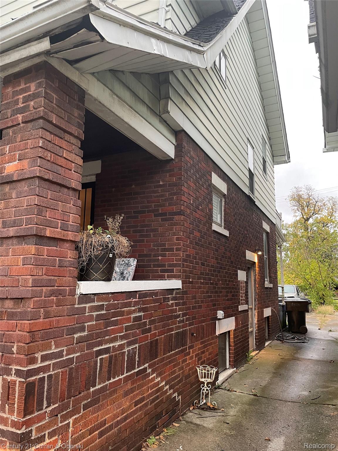 2688 W Philadelphia Street W