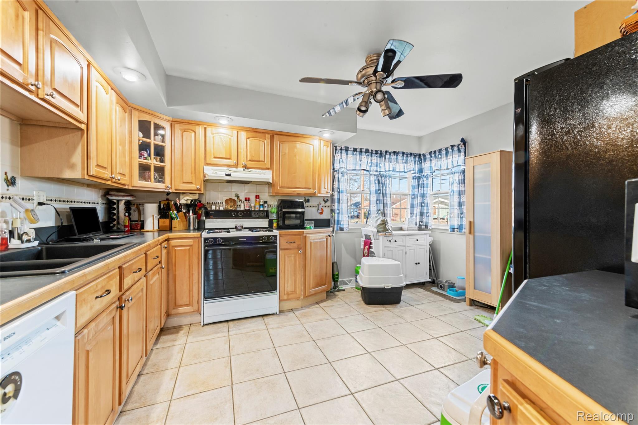 27616 Sheridan Street