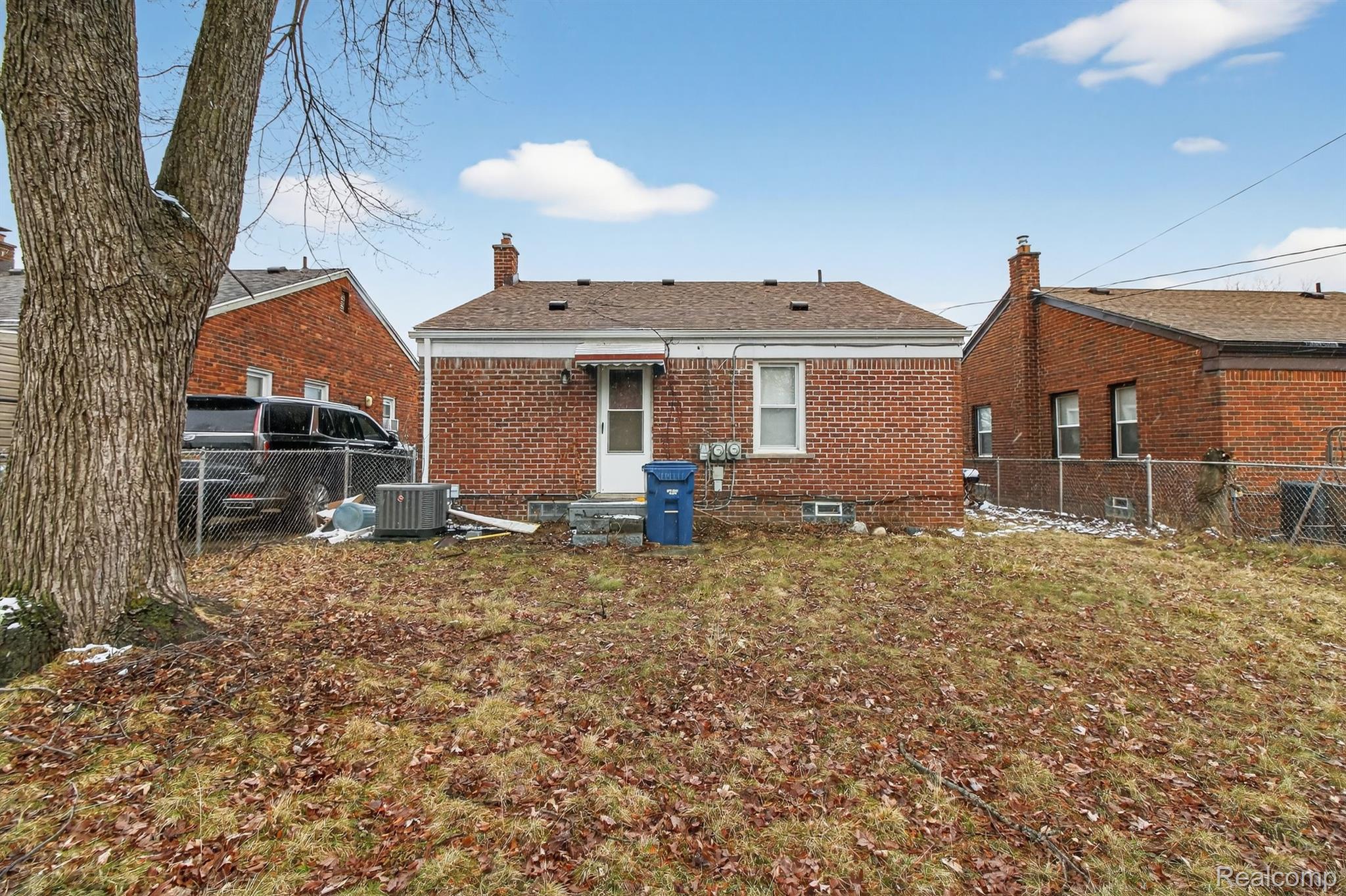 11319 Woodbine