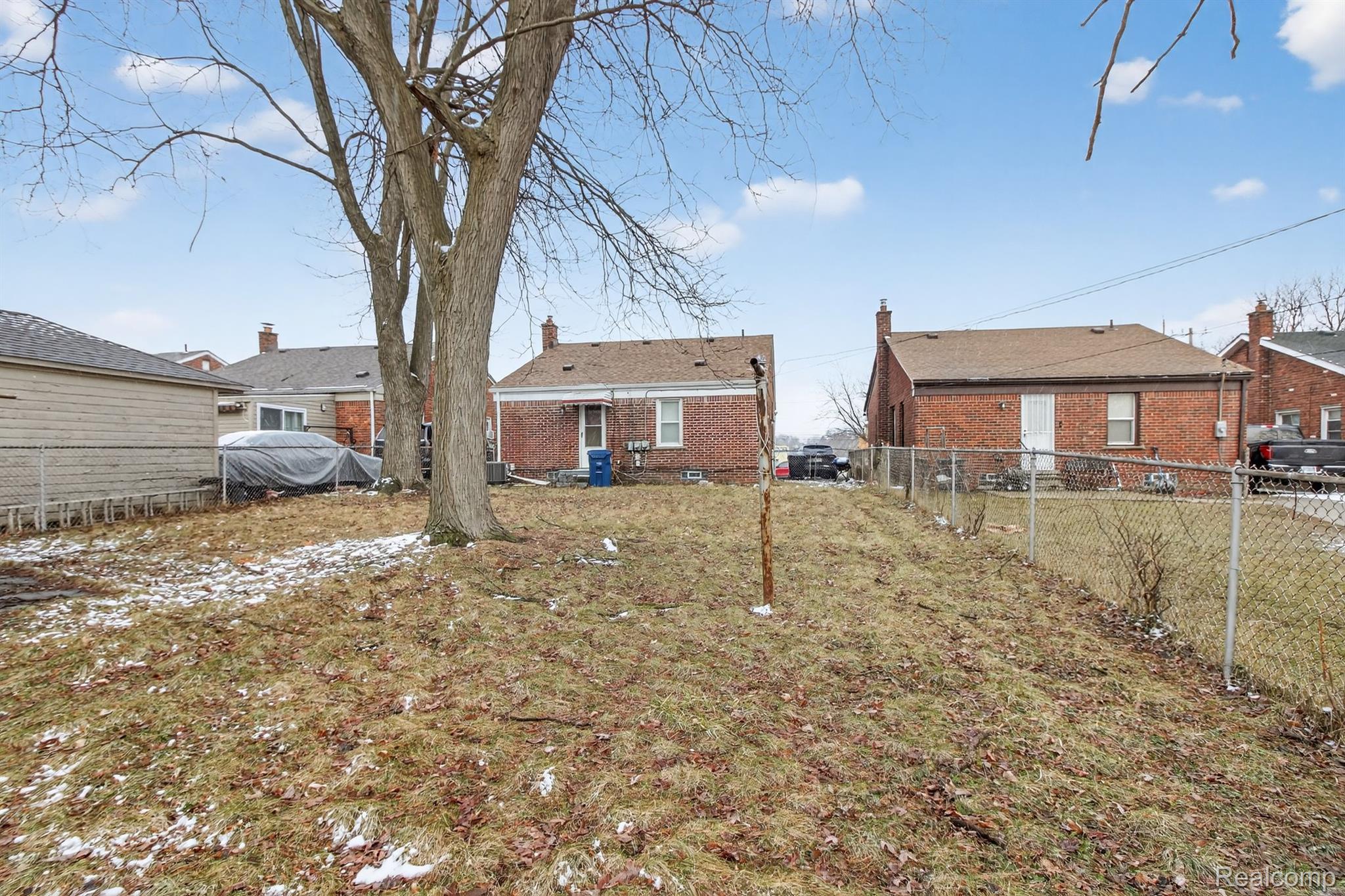 11319 Woodbine