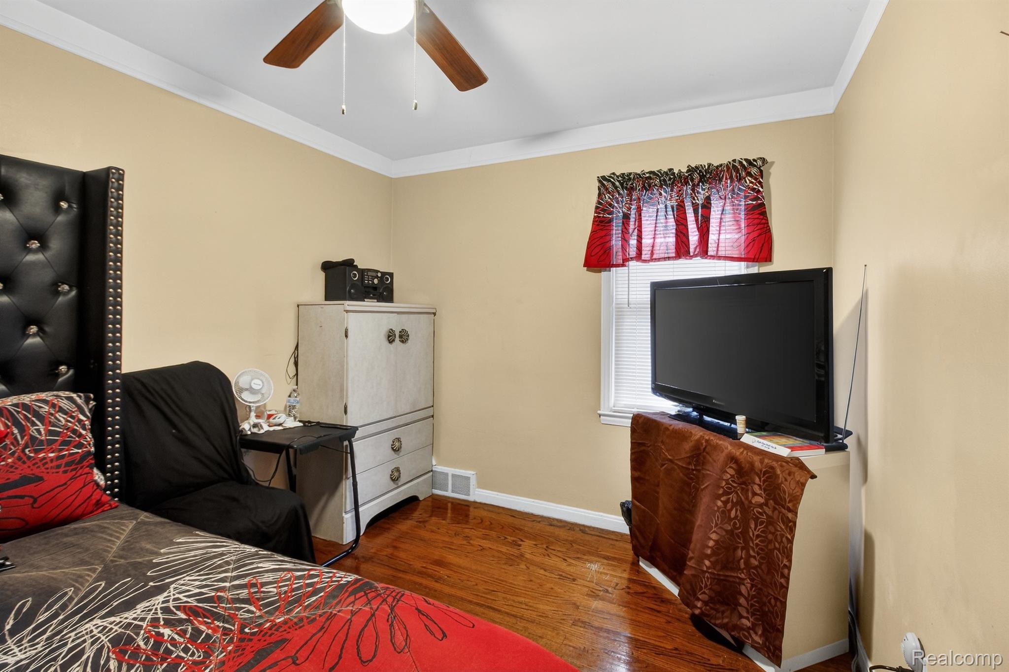 11319 Woodbine