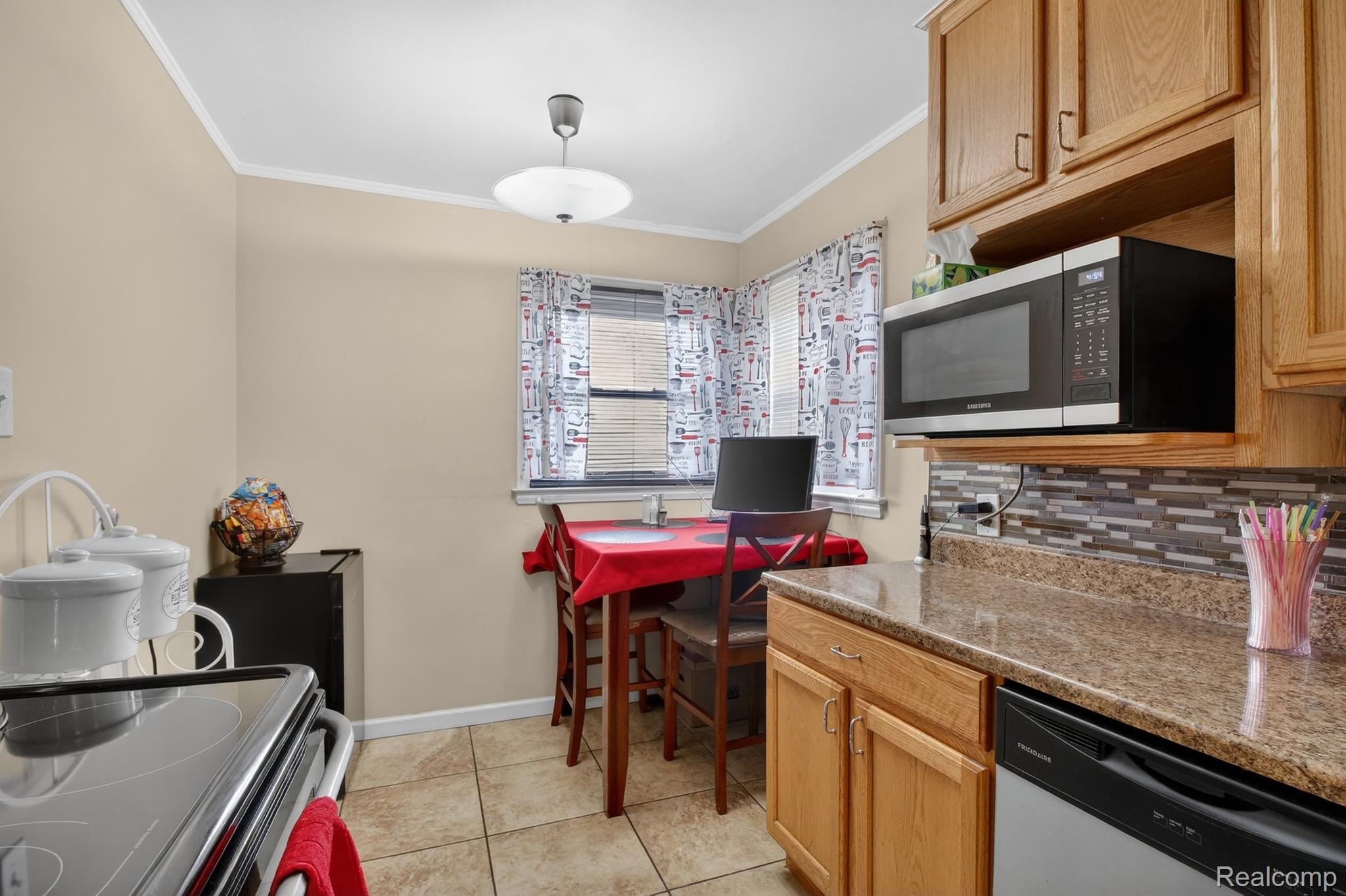11319 Woodbine