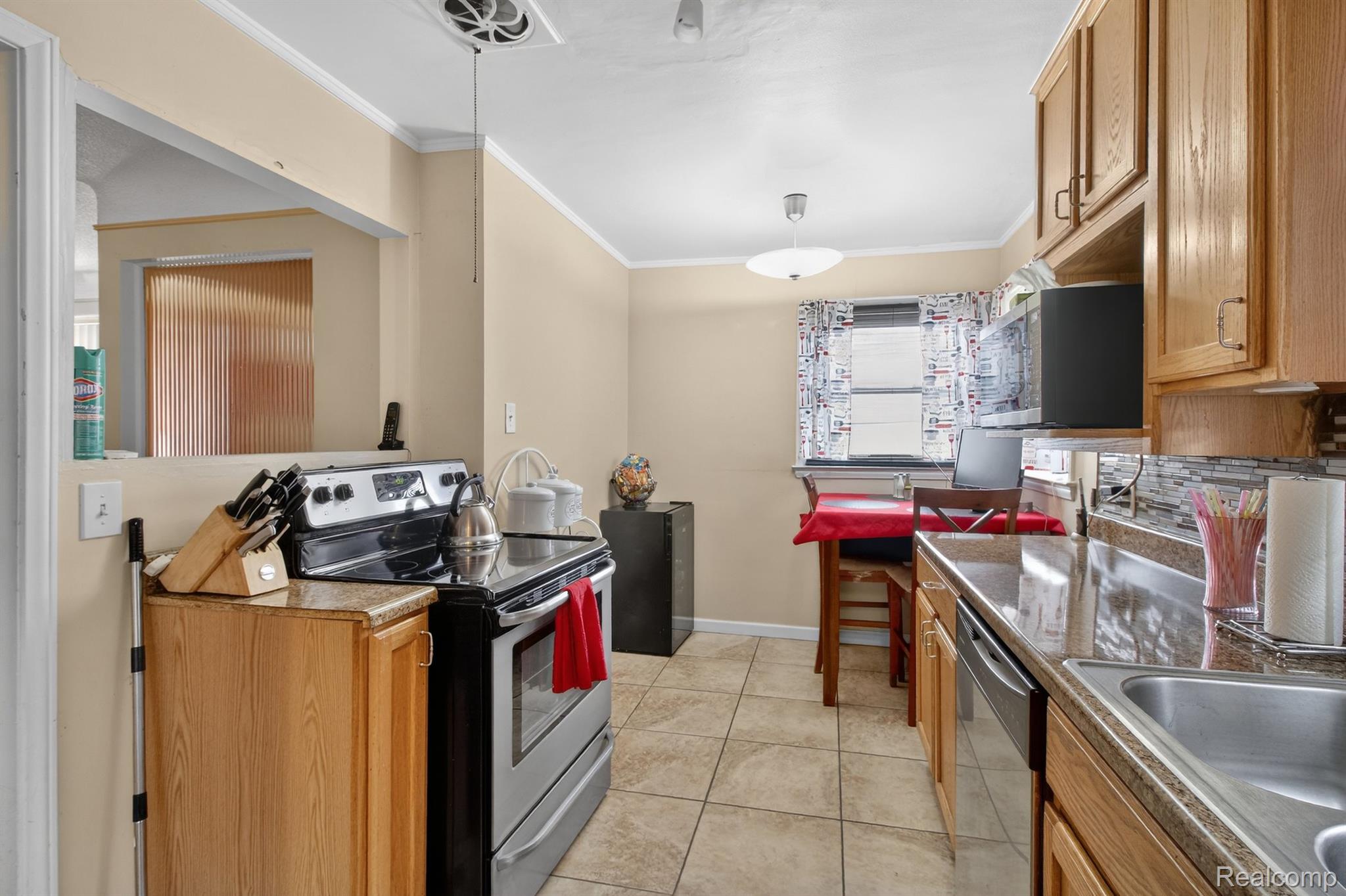 11319 Woodbine