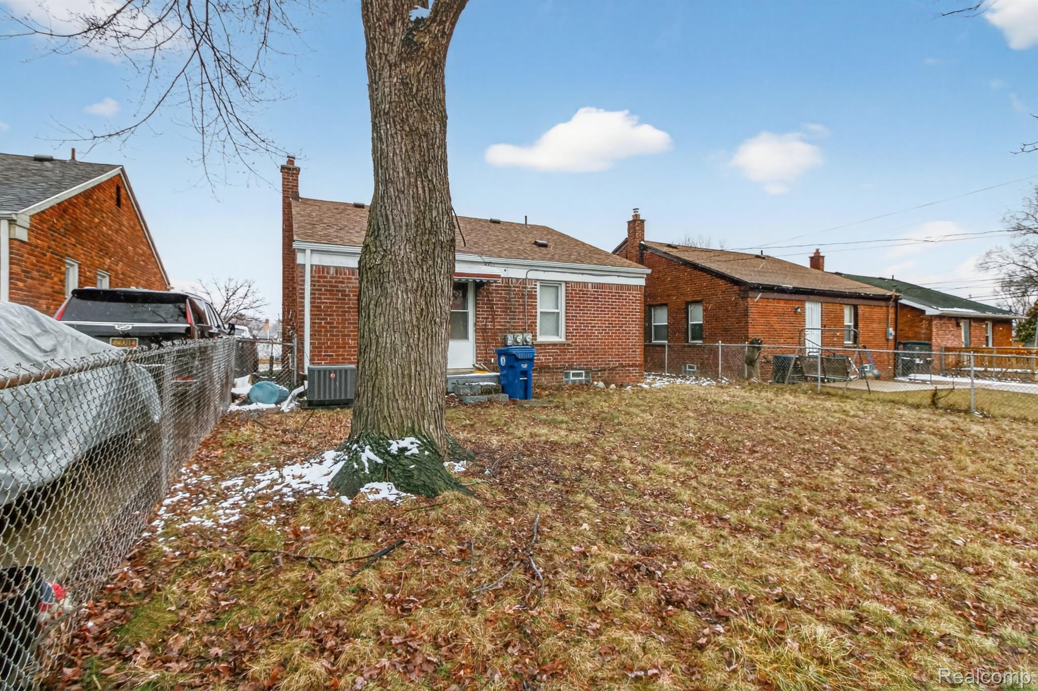 11319 Woodbine