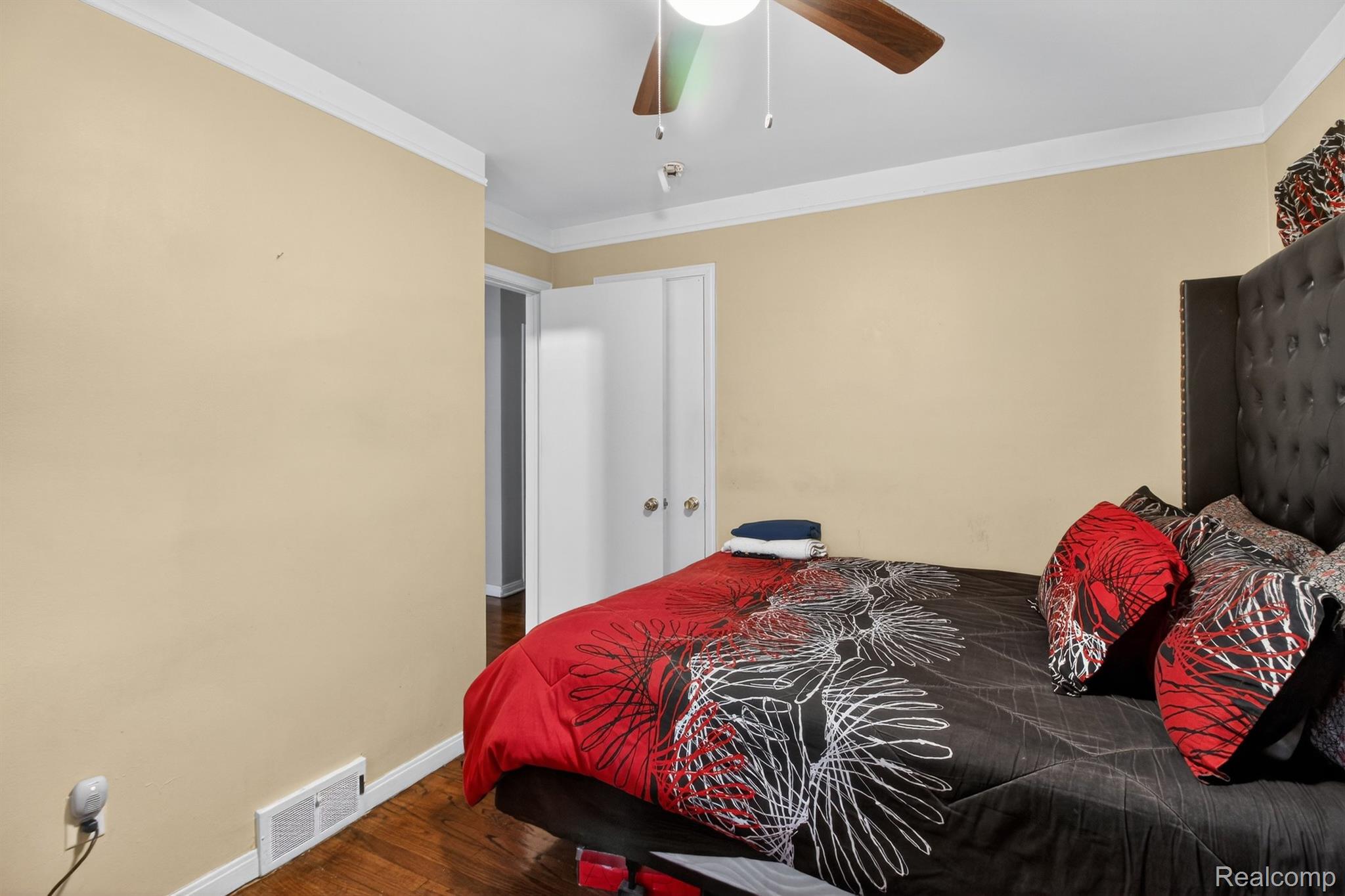 11319 Woodbine